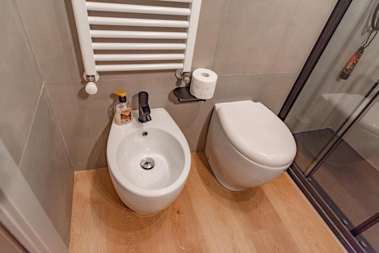 Apartamento Oggi Ti Porto A Torino By Happyhostorino Exterior foto